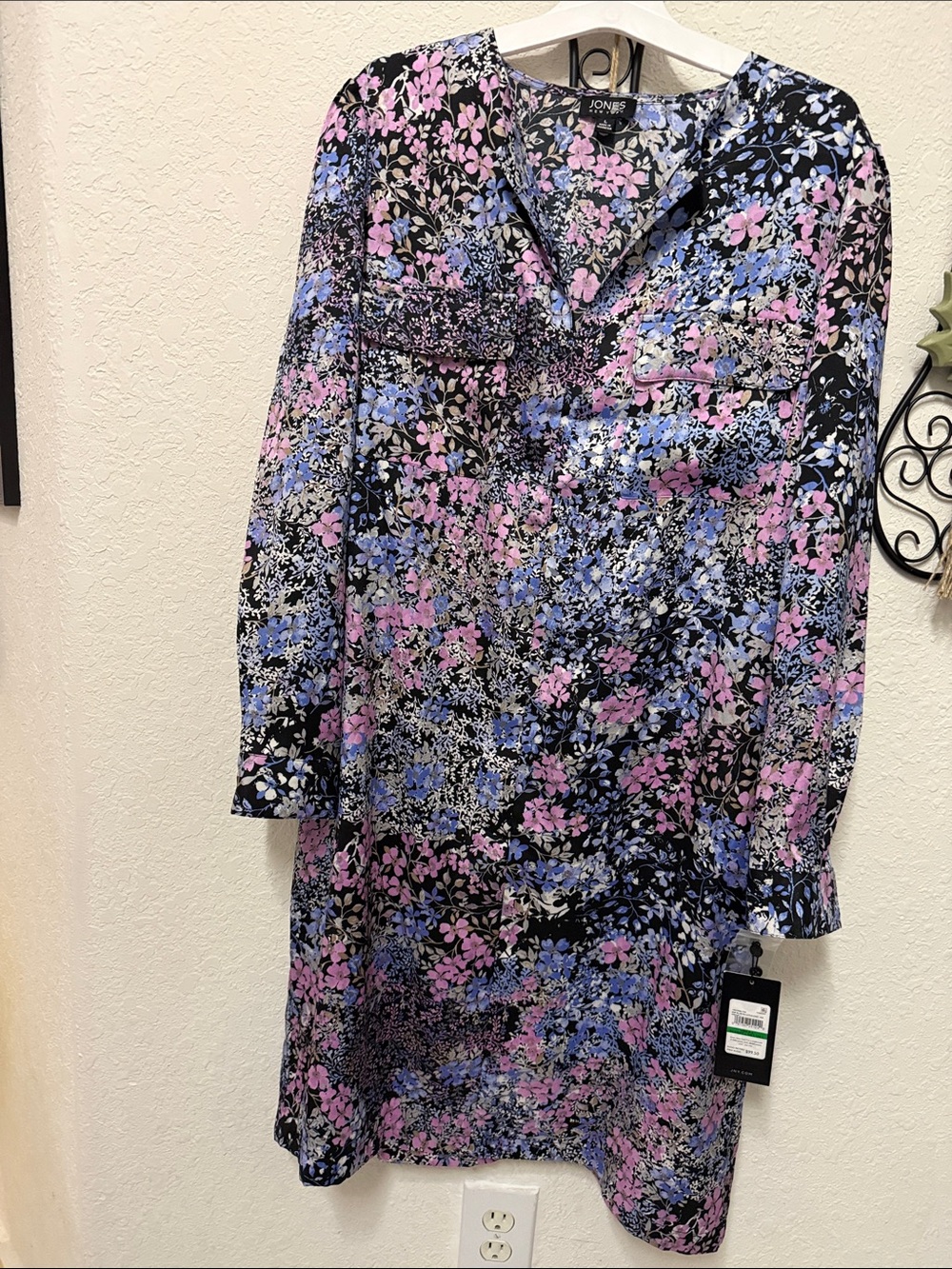 🆕 Jones New York Black Floral Long-Sleeve Shift Dress with Pink & Blue Blossoms
